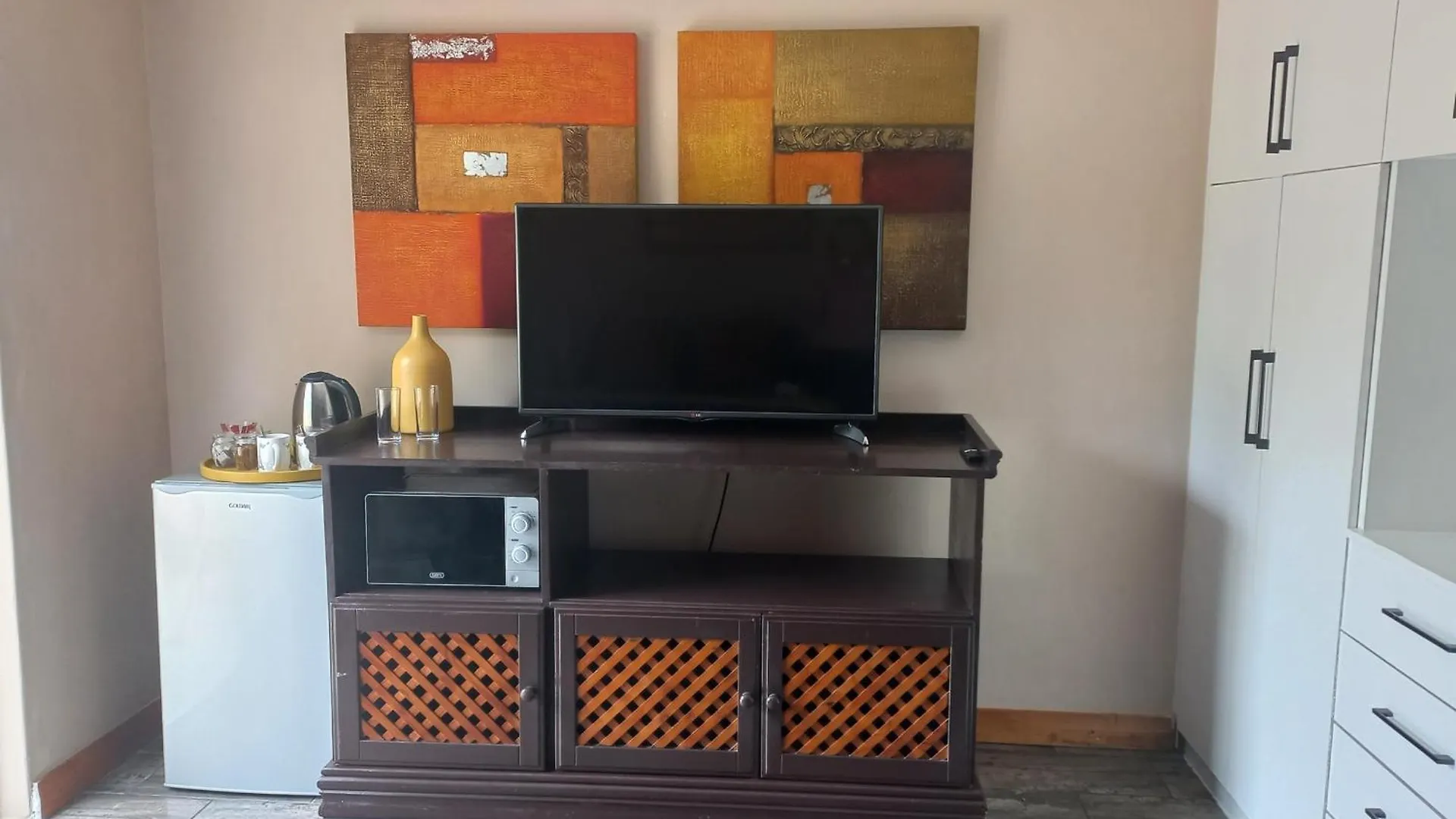 Homestay 2 Northcliff Apartment Port Elizabeth
